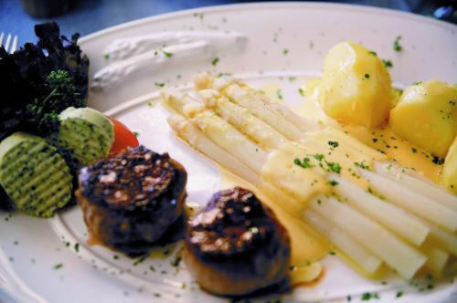 Landgasthof - Hotel Zum Stern Linden  Ngoại thất bức ảnh