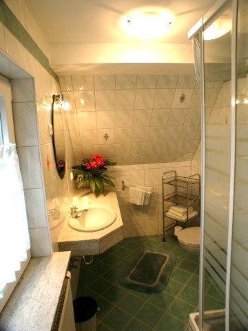 Landgasthof - Hotel Zum Stern Linden  Ngoại thất bức ảnh