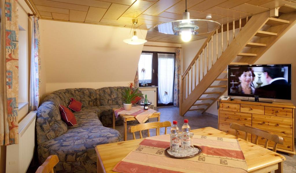 Landgasthof - Hotel Zum Stern Linden  Ngoại thất bức ảnh
