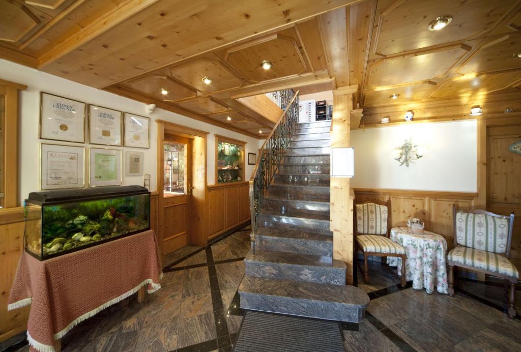 Landgasthof - Hotel Zum Stern Linden  Ngoại thất bức ảnh